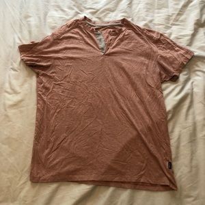 Kenneth Cole T-Shirt